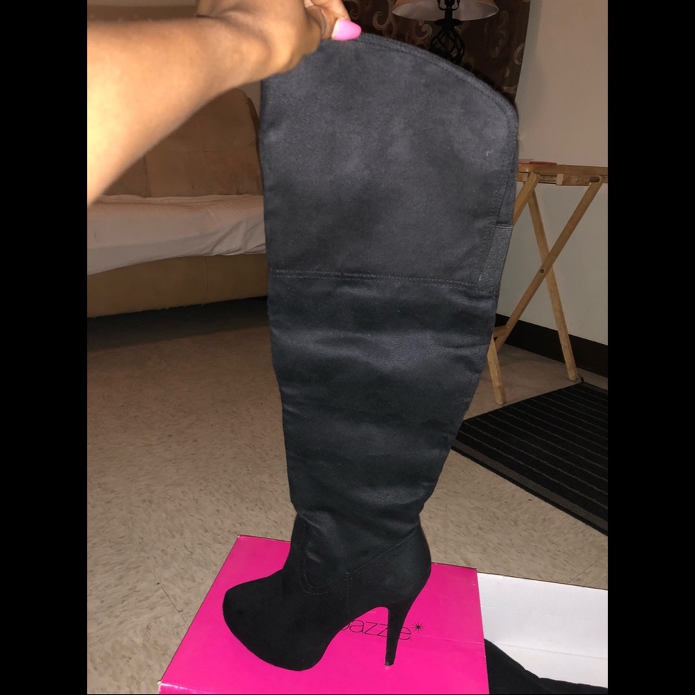 Size 7 black knee high boots